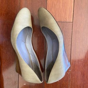 Cole Haan beige leather wedge heels 6.5